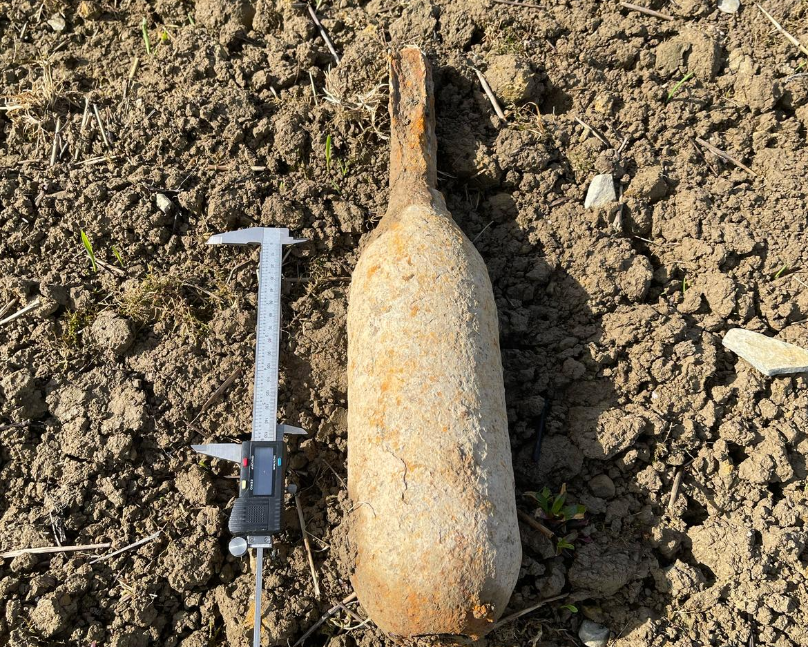 Bomb disposal called to wartime mortar shell found in South Molton field