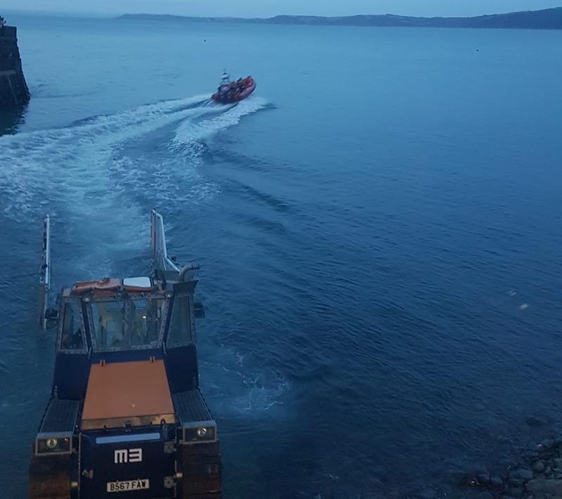 Clovelly RNLI volunteers aid in dramatic rescue