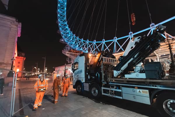 Engineers from Nick Sampson Mechanical Engineering Services at work on the London Eye