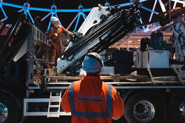 Nick Sampson Mechanical Engineering Services helped install two new cranes on the London Eye