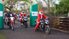 Hundreds of Santas ride through Devon
