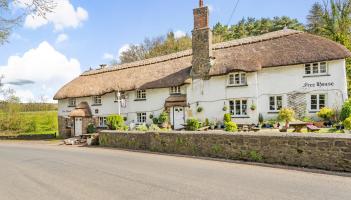 ndg Stags Head Filleigh credit Christies 1