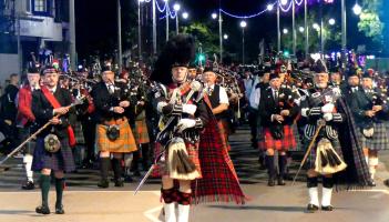 BIDEFORD MASSED PIPES - DRUMS CREDIT GRAHAM HOBBS