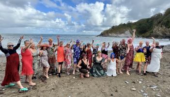 Hele Frock Up Friday group 3 crop