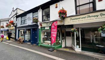 Mill Street shop auction