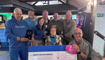 Golfer donation to North Devon Hospice