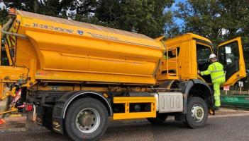 Gritter-at-Honiton-depot-2-800x600