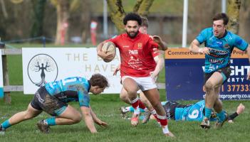 Cameron Grizzle-Johnson on his way to scoring Barnstaple's second try. Pic from Bob Collins