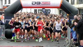 Bideford Half Marathon: Hundreds take to streets for North Devon race