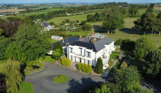 ndg auction Woodtown House east-the-water