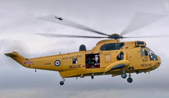 Santa flight credit Historic Helicopters (2)