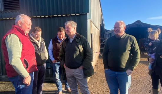 Roome farmers Carmichael visit (3)