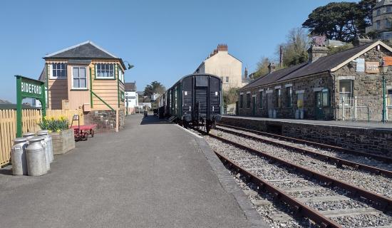 Poll &ndash; what do you think of reopening the railway from Bideford to Barnstaple?