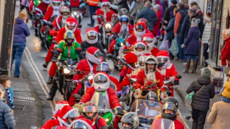 Santas arriving South Molton 2025