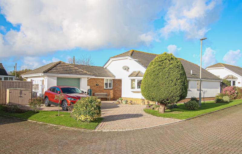ndg prop Brights Meadowstone Close 1