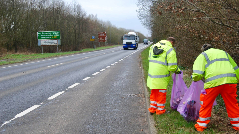 The team embarking on a comprehensive litter pick along the North Devon link road - Credit: NDC