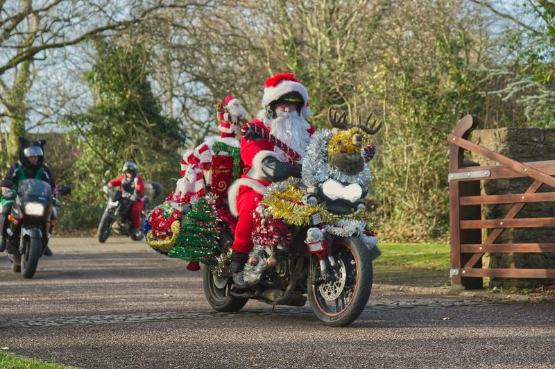 ndg Santas on a BIke at LBH picture by Will Badman Photography (1)