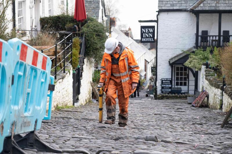 ndg Clovelly cobbles Airband2