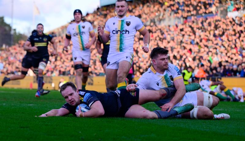 Stu Townsend of Exeter Chiefs goes over for a try. Pic from PPAUK