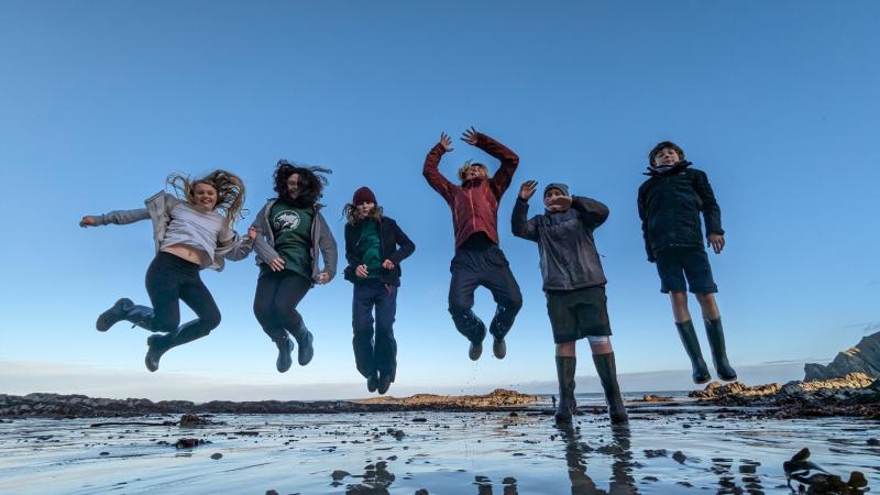 Kids jumping 