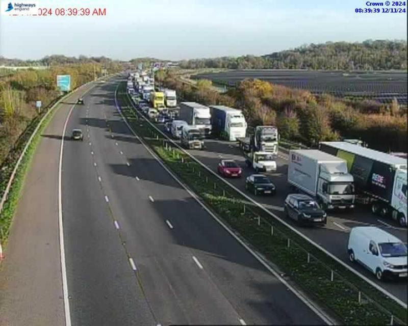 M5 remains closed in both directions