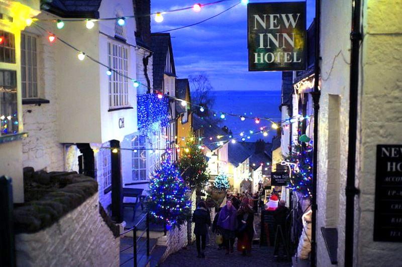 Christmas arrives in Clovelly