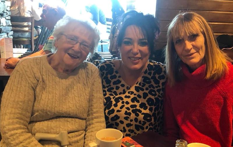 ndg ND Hospice cuddle bed Brenda Jenny and Jenny's mum Karen