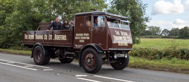 ndg The Lion steam waggon (1)