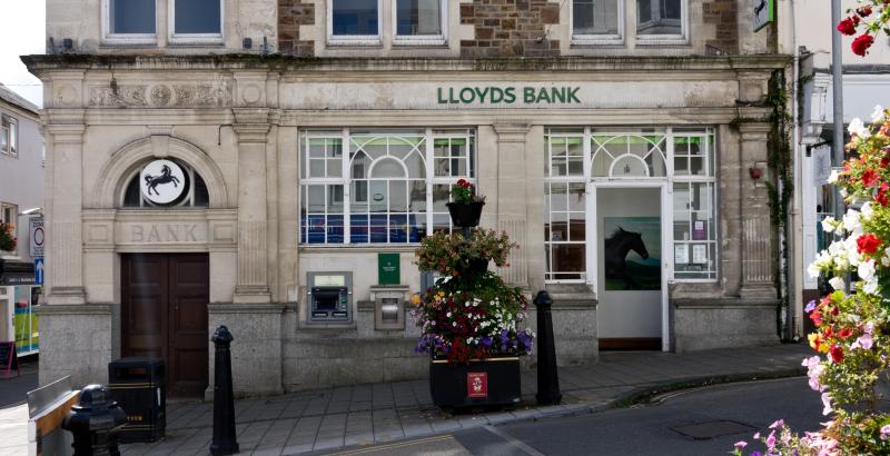 Lloyds Bank Bideford credit Roger-A-Smith