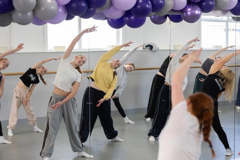 Dancing Feet general shot low res