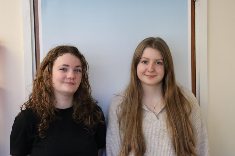 Andromeda Walker (L) and Alice Oldland (R) have secured offers from the Universities of Oxford and Cambridge (Image: Oke Post-16)