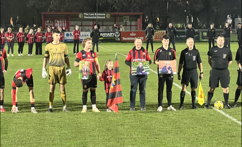 Players and supporters remember Eric Pinch ahead of Thursday evening's game (Image: Jamie Townsend)