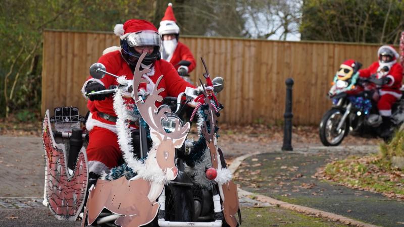ndg Santas on BIke CHSW credit AW Photographic (11)