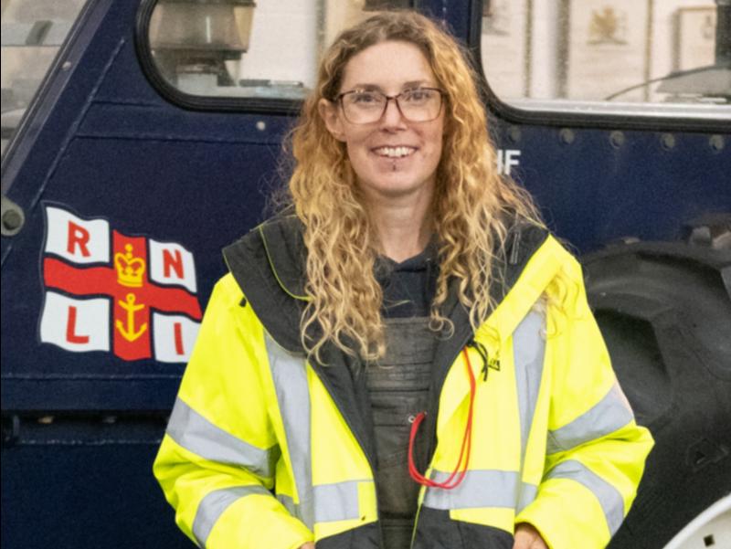 ndg appledore_rnli_first_lady_tractor_driver