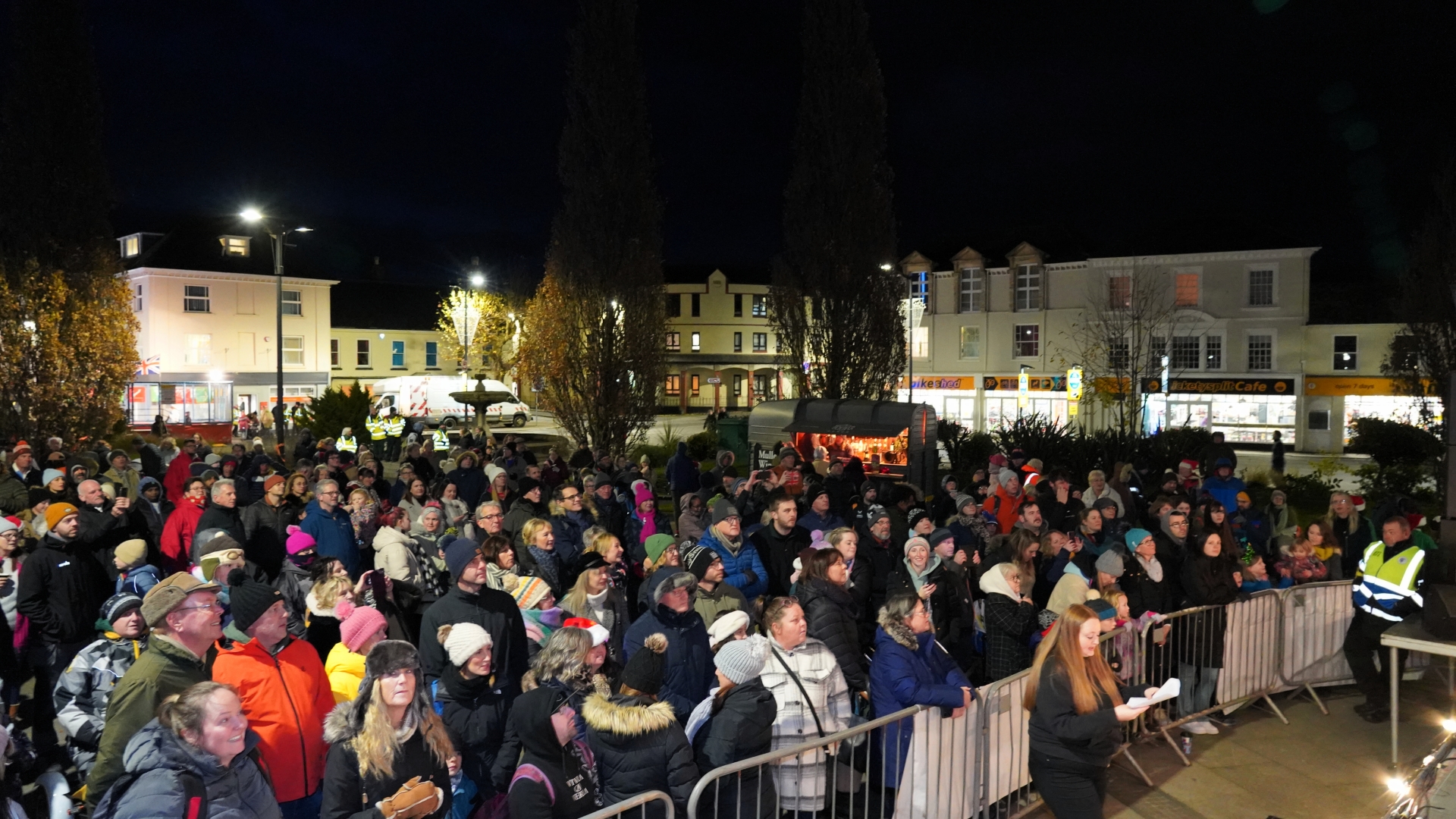 Crowds gather for Barnstaple's lights switch on. Credit: AW Photographic