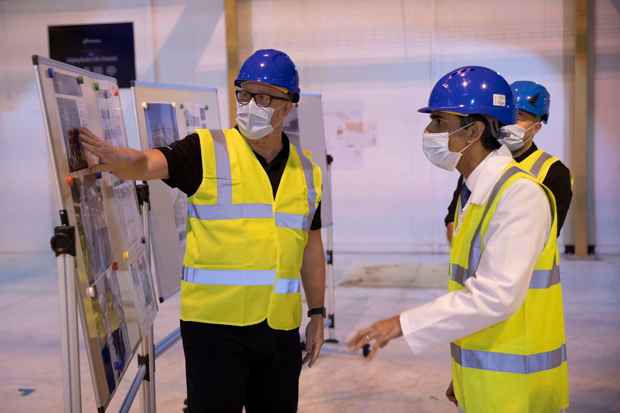 Former chancellor Rishi Sunak visiting Pall in Ilfracombe - Credit: Simon Walker